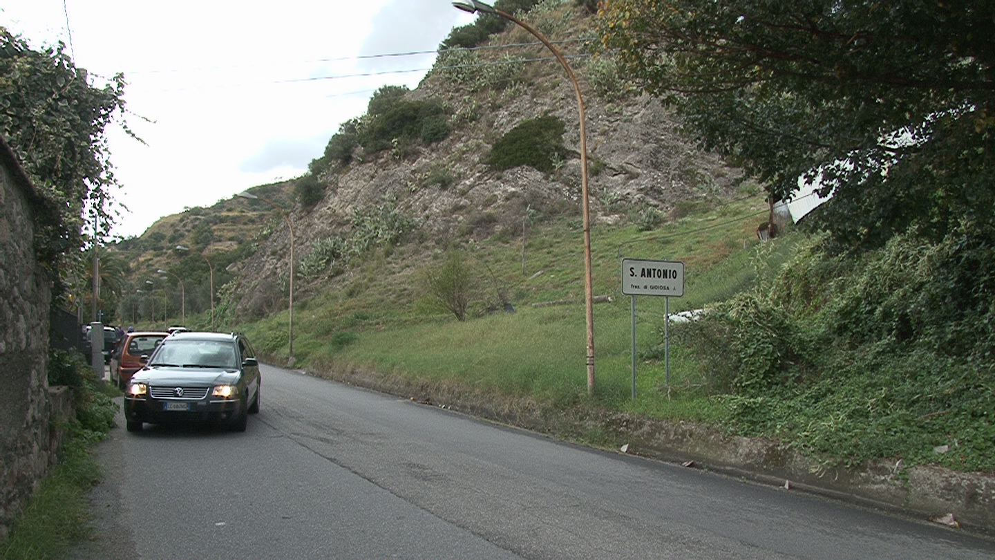 La "scarpata" sulla strada provinciale che attraversa S.Antonio