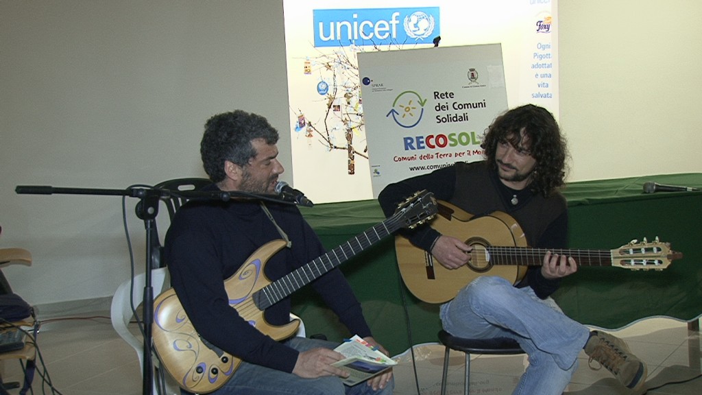 Fabio Macagnino (a sinistra) e Francesco Loccisano (a destra) alla presentazione gioiosana di "Siricu"