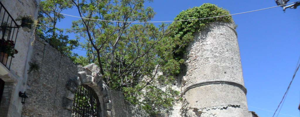 Il Castello Pellicano di Gioiosa Ionica aperto di sera ai visitatori