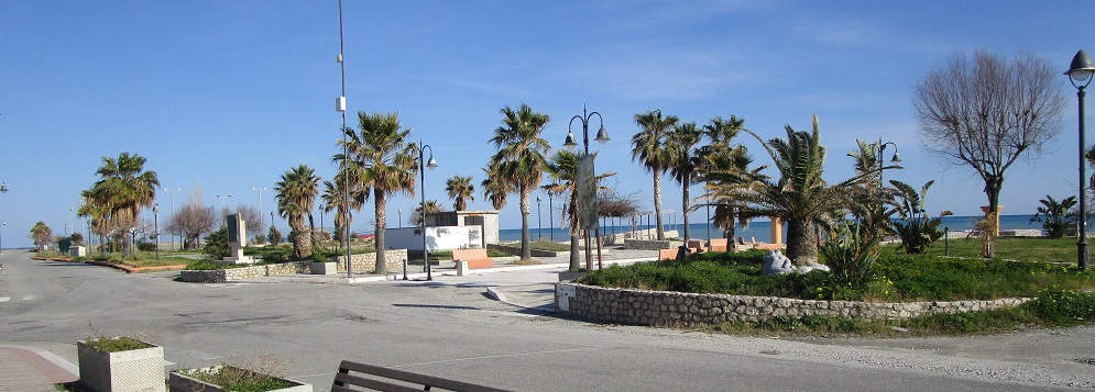 Calabria tra bellezza e degrado: fotografia di un paradosso senza tempo.