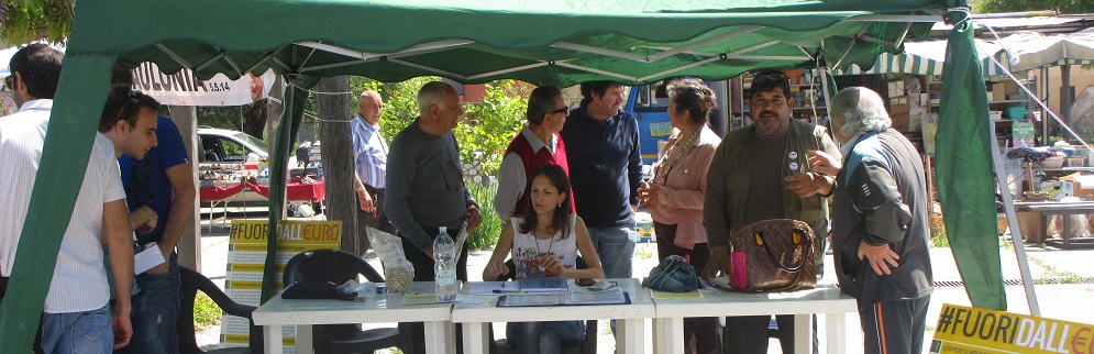 Il banchetto dei 5 stelle a Caulonia