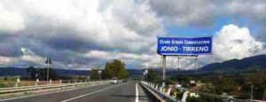 SGC Jonio-Tirreno: incidente mortale tra gli svincoli di Gioiosa e Mammola item-thumbnail