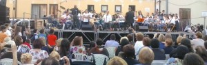 Mimmo Cavallaro ospite del concerto di fine anno dell’ IC di Caulonia item-thumbnail