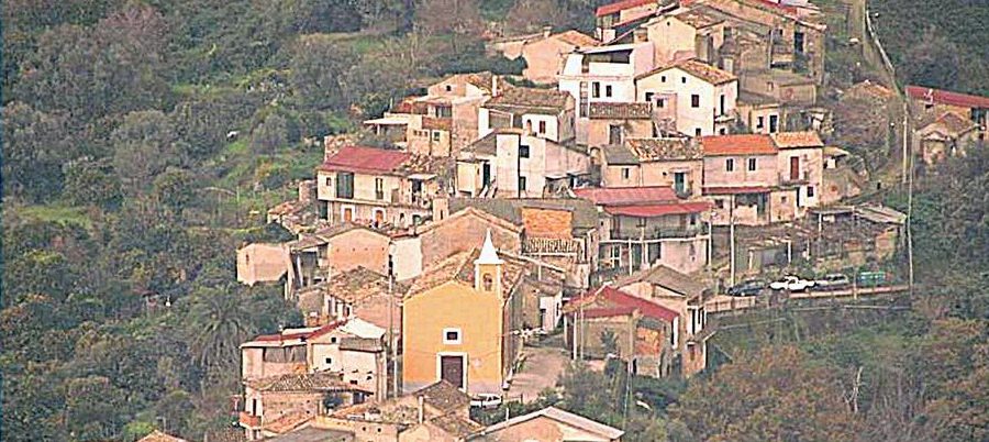 Senz’acqua gli abitanti di San Nicola di Caulonia