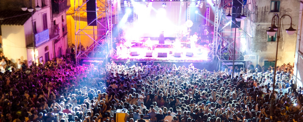 I fans dei Re Niliu contro il Kaulonia Tarantella Festival