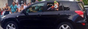Caulonia Marina: l’ artista El Karcocha ha intrattenuto i passanti item-thumbnail