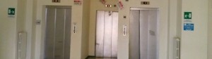 Vincenzo Logozzo sugli ascensori dell’ospedale di Locri item-thumbnail