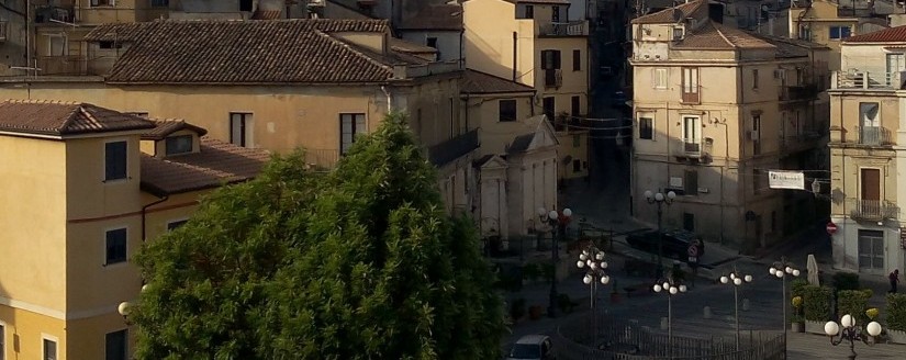 Truffe a Gioiosa presso le case di anziani cittadini