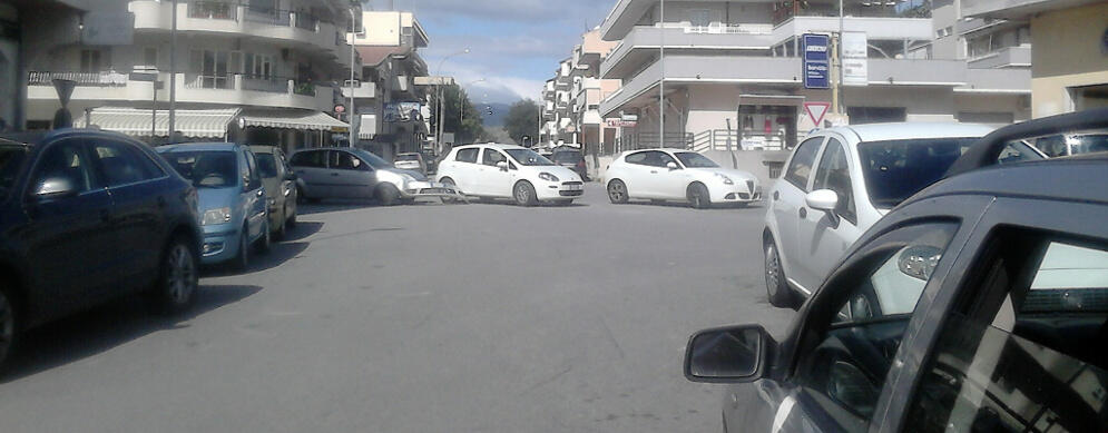 Scontro tra due auto a Caulonia