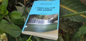 I tanti volti di una donna item-thumbnail