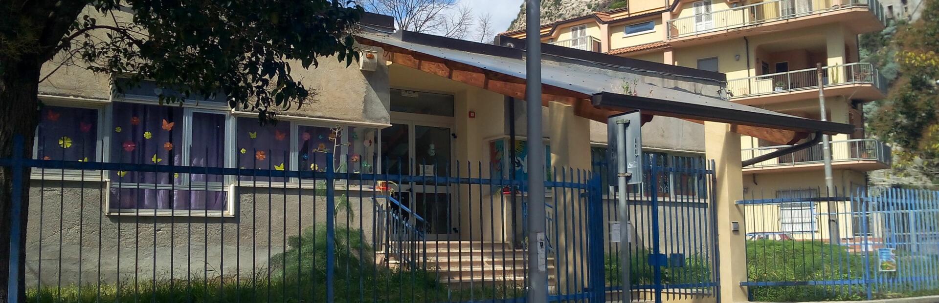 In fase di ripulitura la zona della Scuola Materna “Gramsci”