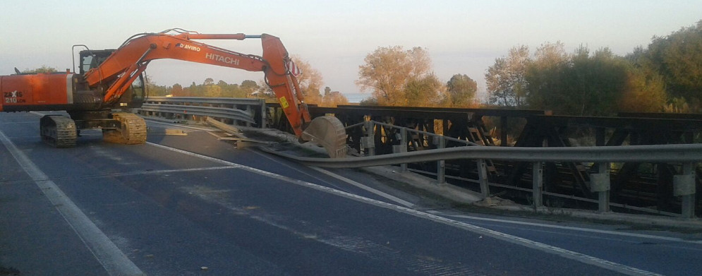 Doppio ponte sostituito in 43 ore. E il Ponte Allaro? 43 anni?