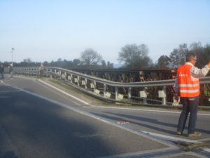 Attiviamo Caulonia: manifestazione per la sistemazione del ponte Allaro item-thumbnail
