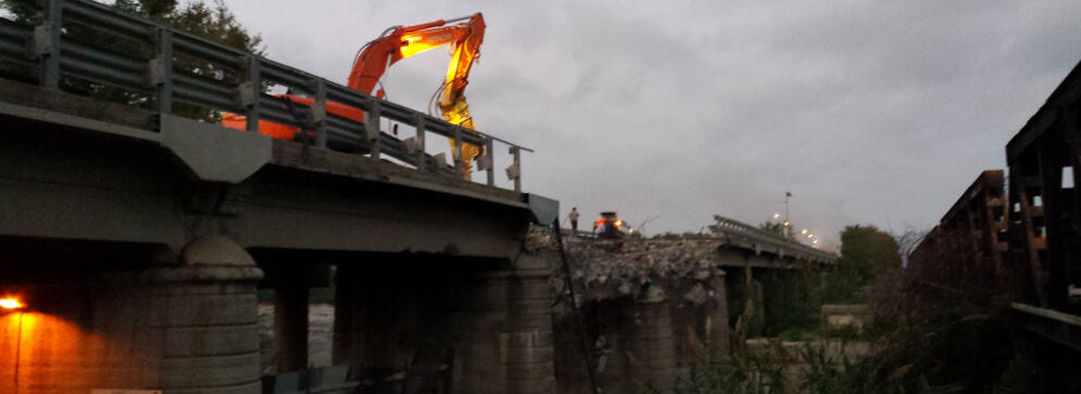 Ponte Allaro.Demolizione non riuscita – Video e foto