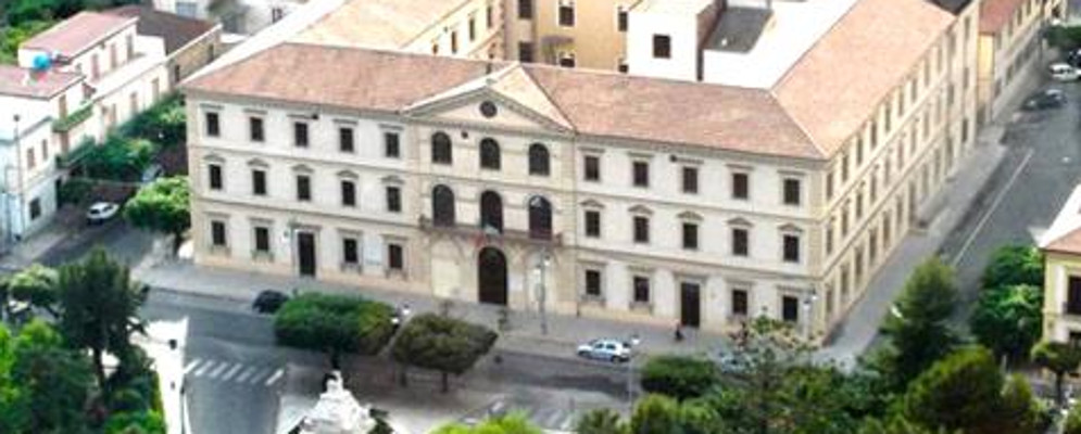 Conferenza dei sindaci Fuda e Calabrese in difesa dell’ospedale di Locri