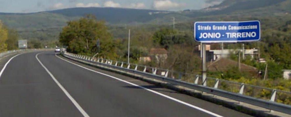 FLASH: incidente automobilistico sulla SGC Jonio-Tirreno