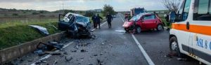 Incidente sulla statale 106. Muore una donna item-thumbnail