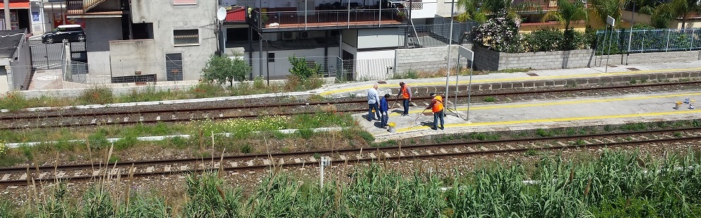 Manutenzione alla stazione FS di Caulonia