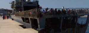 A Reggio C. 745 migranti, 9 donne incinte e 78 minori item-thumbnail