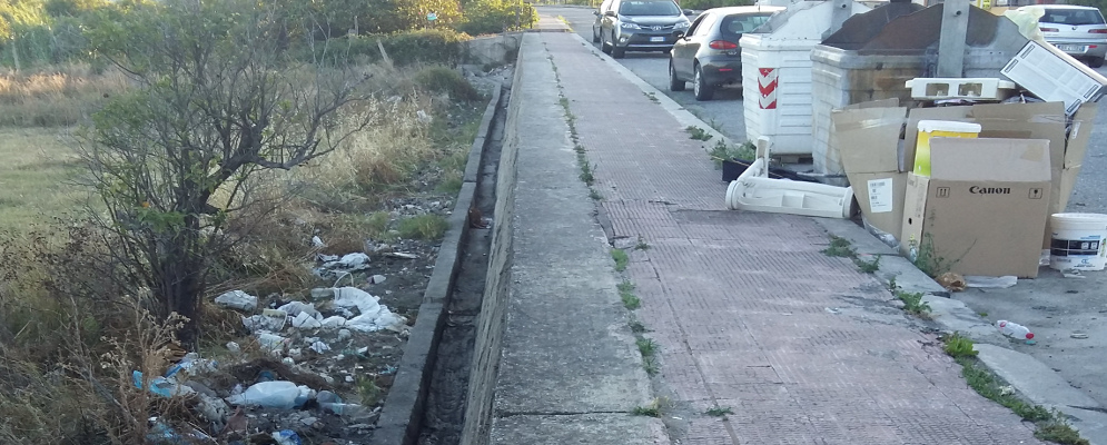 Caulonia, l’ inciviltà dilaga