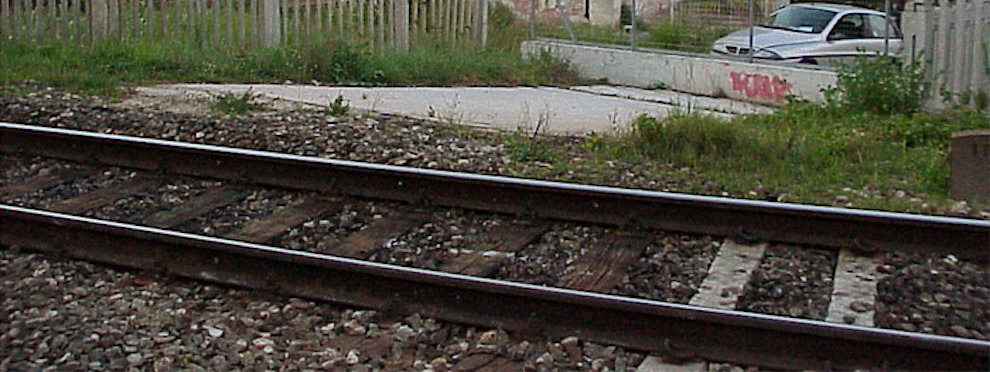 Treni in tilt tra Sicilia e Calabria per un rogo sui binari