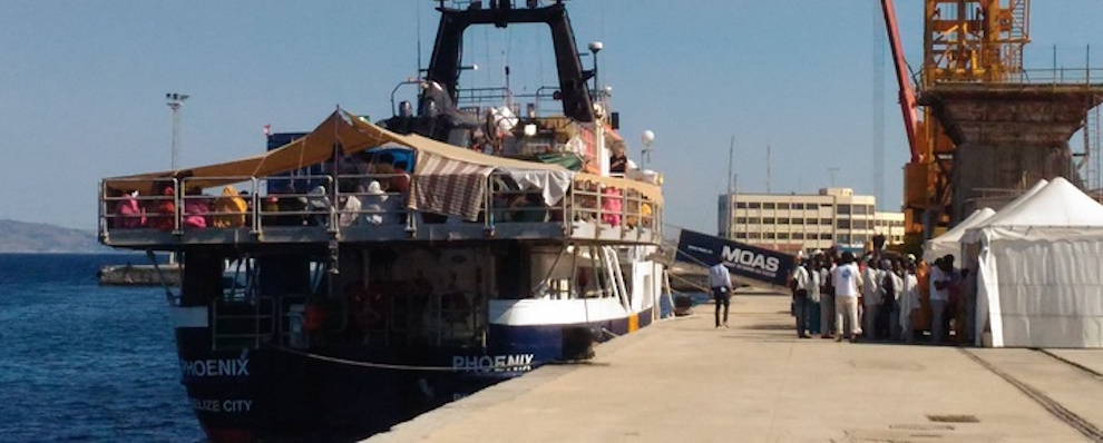 A Reggio Calabria nave con 366 migranti a bordo