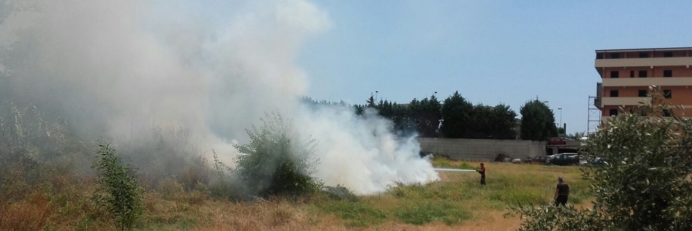 Ennesimo incendio a Caulonia marina