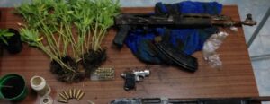 Nascondeva droga in casa, arrestato item-thumbnail