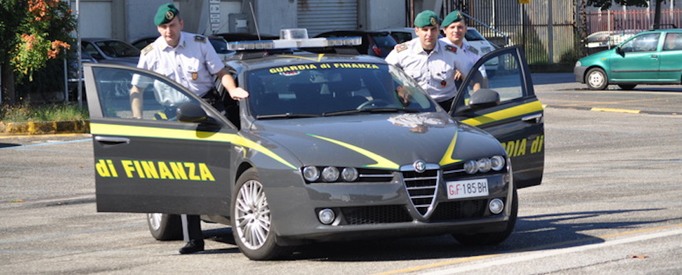 Calabria: Sorpreso in possesso di 180 grammi di marijuana e 1.880 euro in contanti. Arrestato