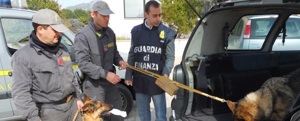 Controlli Guardia di Finanza, trovati 6,5 kg di droga