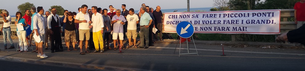 Protesta ponte Allaro: scarseggiano i politici