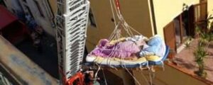 Reggio Calabria, Vigili del Fuoco intervengono per soccorso donna in sovrappeso item-thumbnail