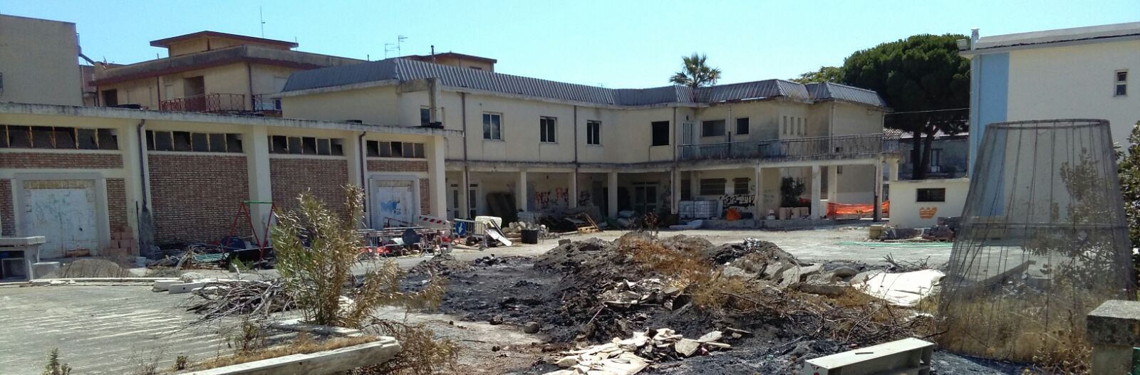 Incendio cortile scuola Gioiosa Marina: interrogazione di Mesiti