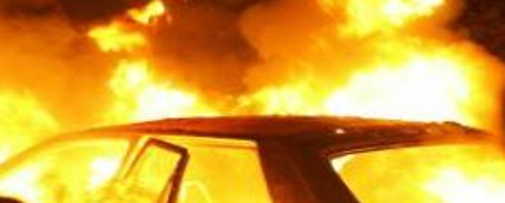 Incendiata l’auto di un giornalista in Calabria