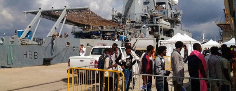 Arrivata a Reggio nave con 332 migranti