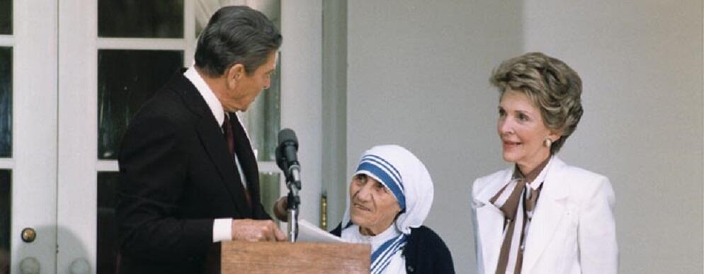 Altro che santa: il fenomeno mediatico di madre Teresa