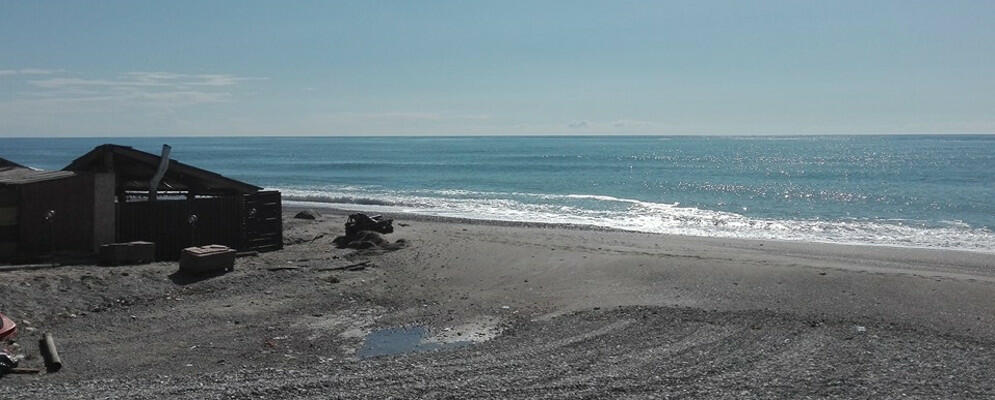 Caulonia, il lettore segnala: Fogne a mare?