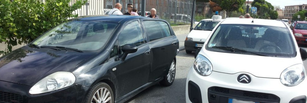 Caulonia, incidente in viale Magna Grecia