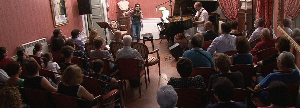 Gioiosa: Grande successo per Leda Canzio a Palazzo Amaduri