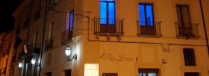 Il Palazzo Municipale di Gioiosa Jonica illuminato di blu item-thumbnail