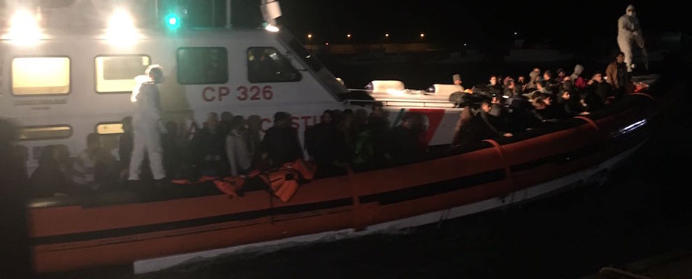 Arrestati presunti scafisti sbarco del 6 novembre a Roccella Jonica – video