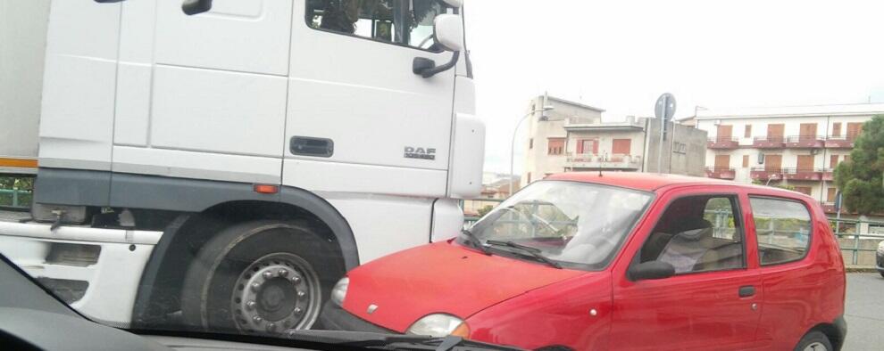 Incidente Gioiosa Ionica. Coinvolti un tir e una vettura