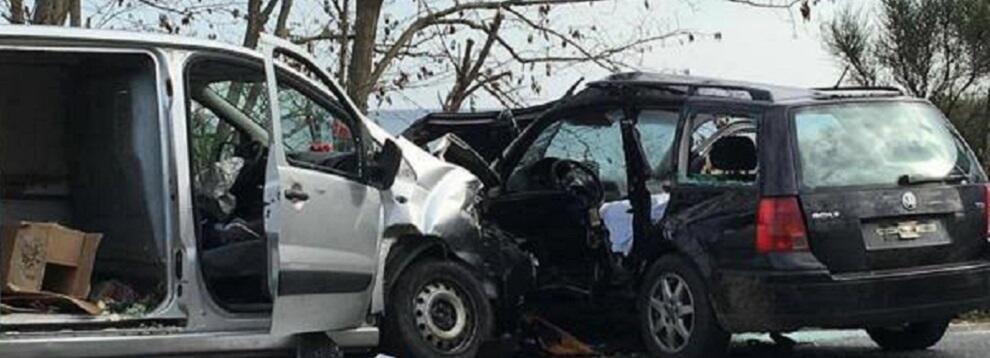 Incidente mortale di Soverato (foto). Da Gennaio 28 vittime sulla S.S. 106