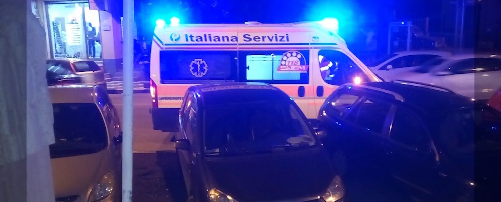 Ubriaco in piazza a Caulonia marina: interviene l’ambulanza