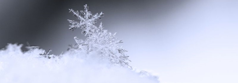 Neve e gelo in Calabria: fiocchi fin sulle coste, persino nello Stretto. Temperature polari