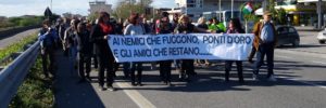Riuscita la manifestazione per il Ponte Allaro. Scintille tra il Sindaco e gli organizzatori item-thumbnail