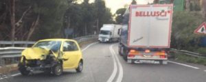 Incidente sulla strada statale 106 item-thumbnail