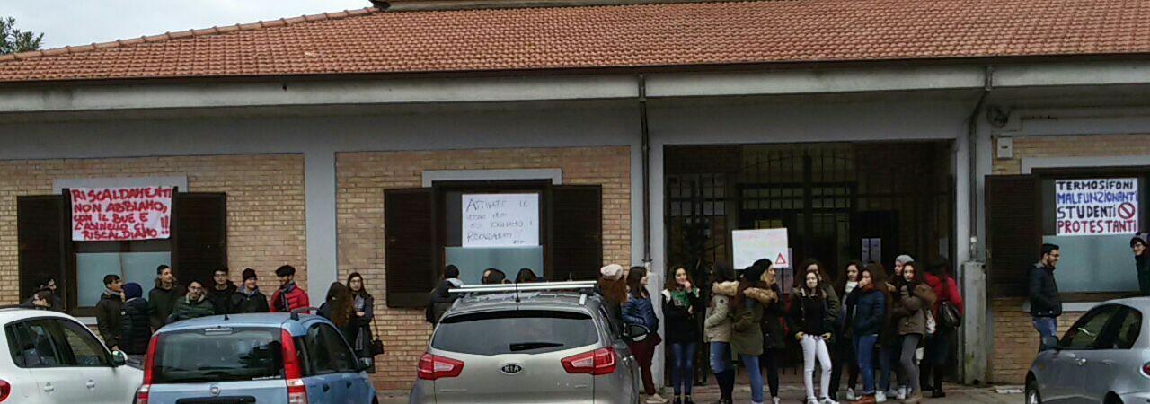 Sciopero e protesta dei ragazzi del Liceo Scientifico di Gioiosa Jonica