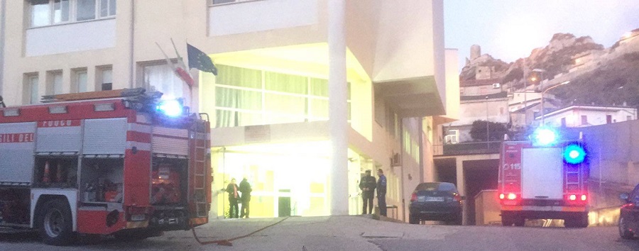 Roccella: Piccolo incendio nel Liceo Scientifico