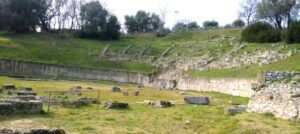Maltempo Calabria: crollata parte della gradinata del teatro greco romano di Locri Epizefiri item-thumbnail